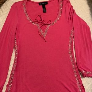 Ladies pink v-neck beaded top size medium